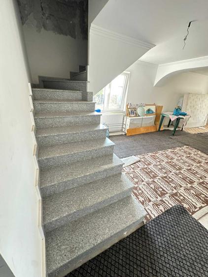 Casă cu 3 camere în Florești