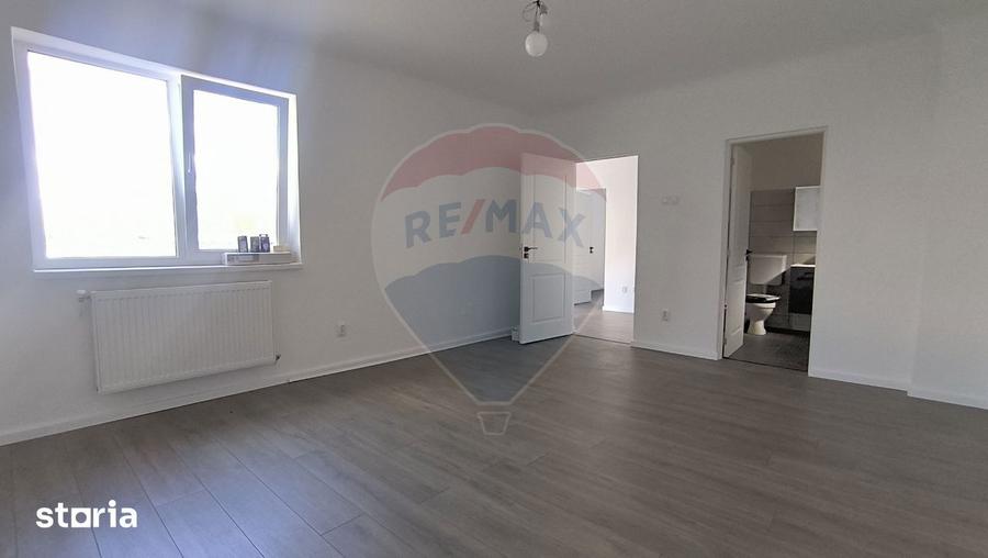 Casă cu 2 camere decomandat cu Teren 200 Mp în Gheorgheni