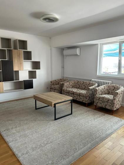 Apartament cu 4 camere decomandat în Iancului