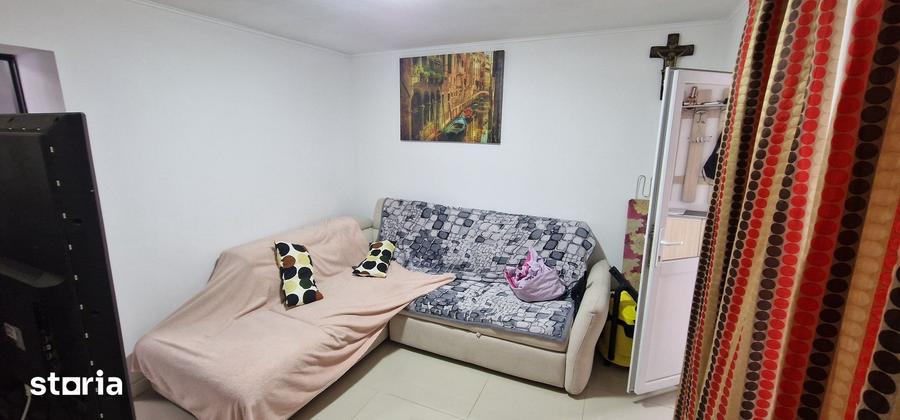 Casă cu 6 camere decomandat cu Teren 399 Mp în Central