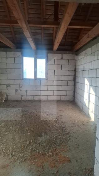 Casă individuală cu 8 camere cu Teren 1133 Mp în Curtișoara