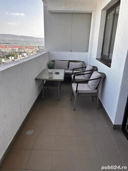 Apartament cu 4 camere decomandat, mobilat în Traian