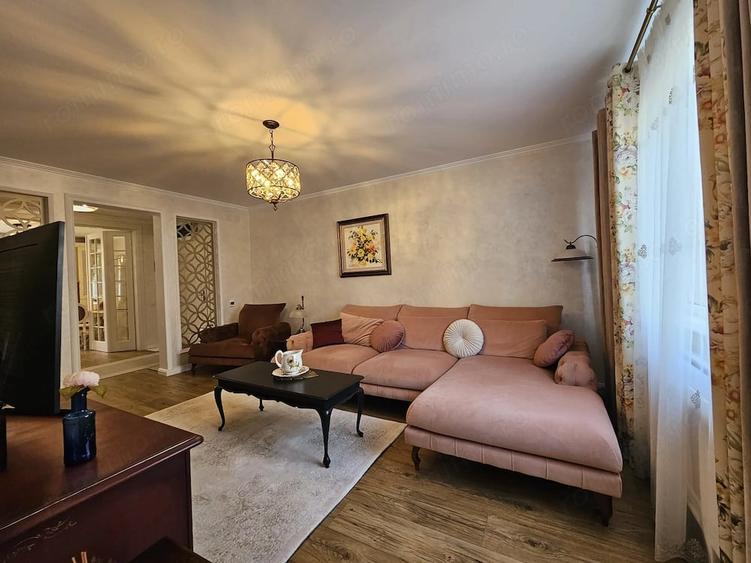 Apartament cu 3 camere decomandat în Central