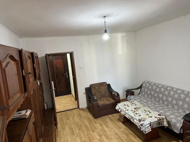 Garsonieră decomandată în Piața Nouă