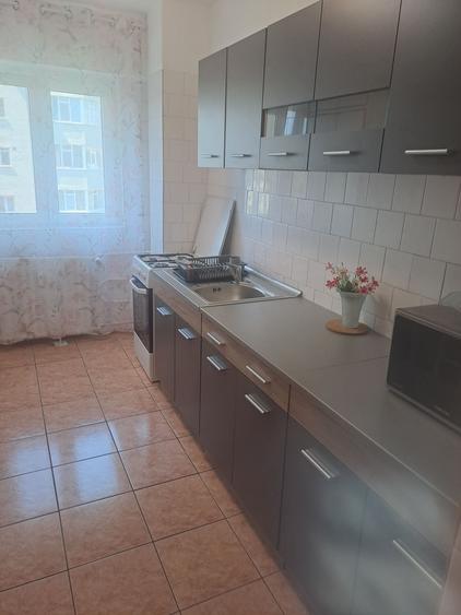 Particular,ap 2 camere decomandate,56mp,metrou 1 Decembrie la 6min mers - 3