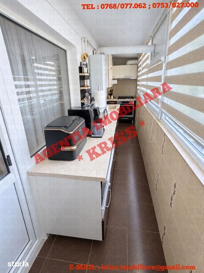 Apartament cu 3 camere decomandat în Prundu