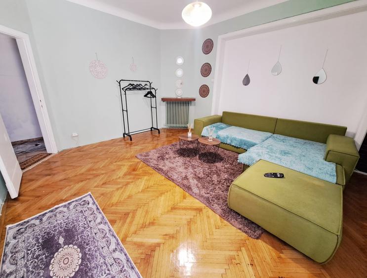 Apartament cu 2 camere semidecomandat în P-ța Romană