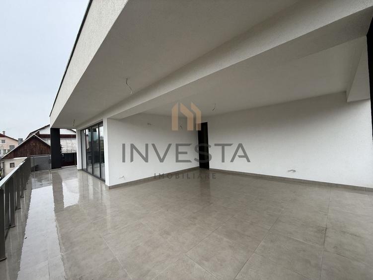 Casă individuală cu 6 camere cu Canalizare în Gheorgheni