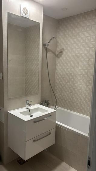 Apartament cu 2 camere decomandat în Titan