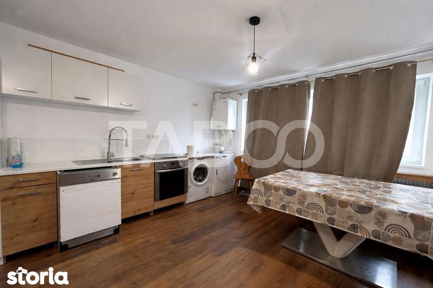 Apartament cu 3 camere semidecomandat, mobilat în Șelimbăr