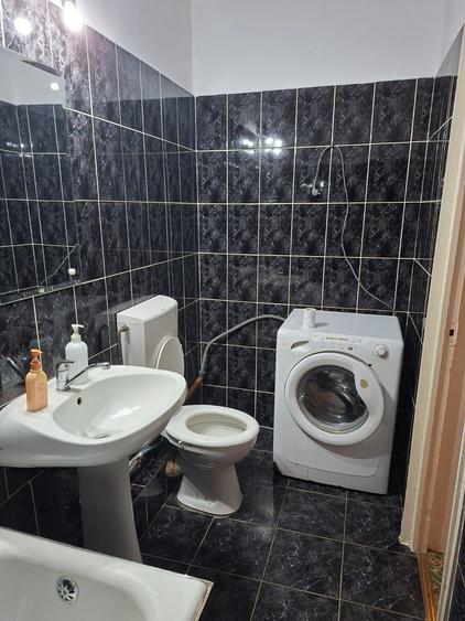 Apartament cu 2 camere decomandat în Livezeni