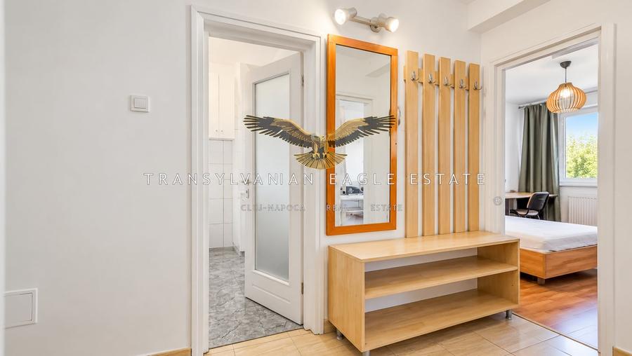 Apartament cu 2 camere decomandat, mobilat în Central