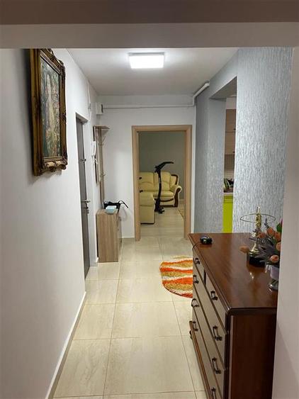 Apartament cu 3 camere decomandat, mobilat în Cotroceni