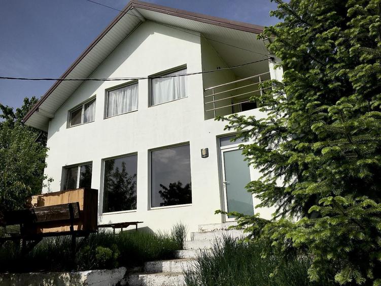 Casă cu 3 camere cu Teren 570 Mp în Tătărași