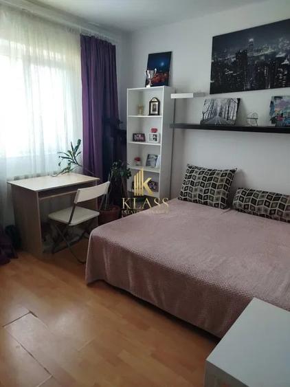 Apartament cu 4 camere semidecomandat, mobilat în Băneasa
