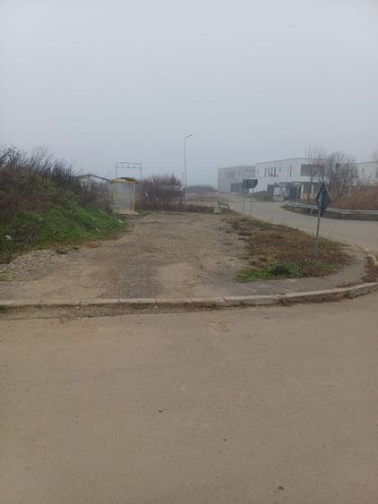Teren construcție, în Tunari