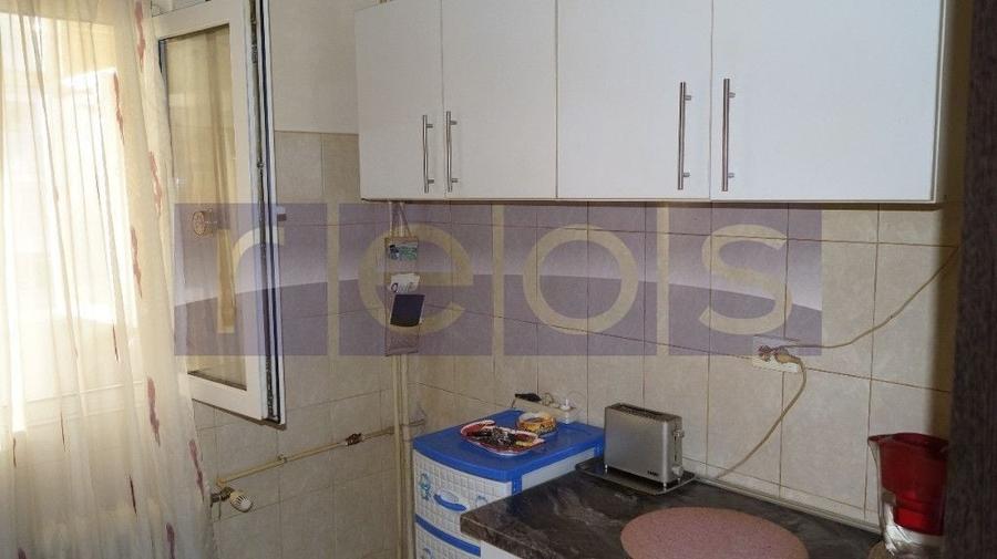 Apartament cu 3 camere decomandat, mobilat în Dristor