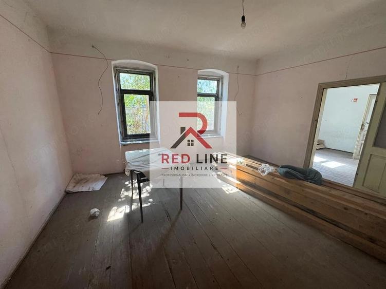 Casă cu 4 camere în Central