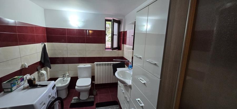 Casă individuală cu 3 camere cu Canalizare în Central