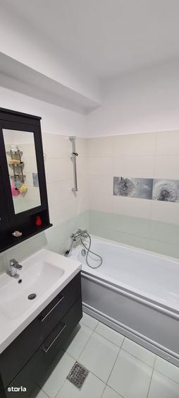Apartament cu 3 camere decomandat în