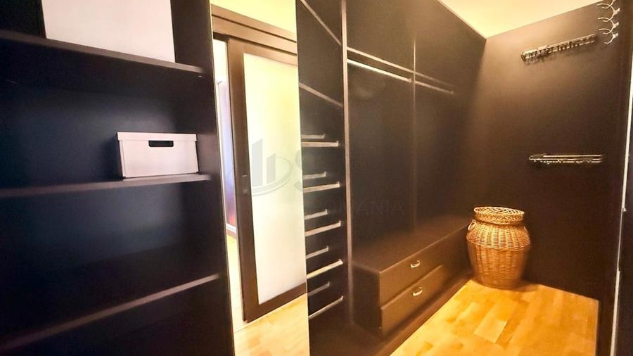 Apartament cu 4 camere decomandat în Herăstrău