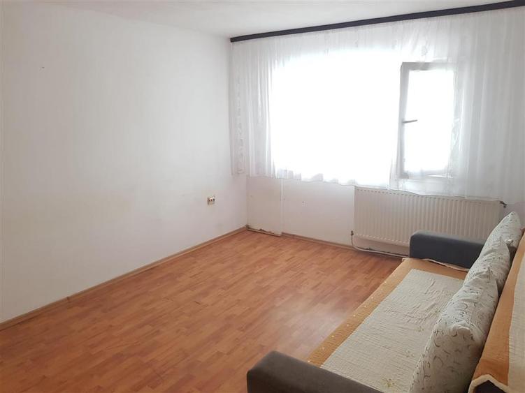 Apartament cu 2 camere decomandat în Radu Negru