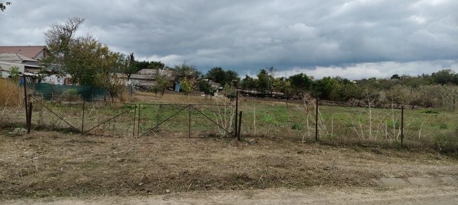 Teren de 1000 mp, în Corbu