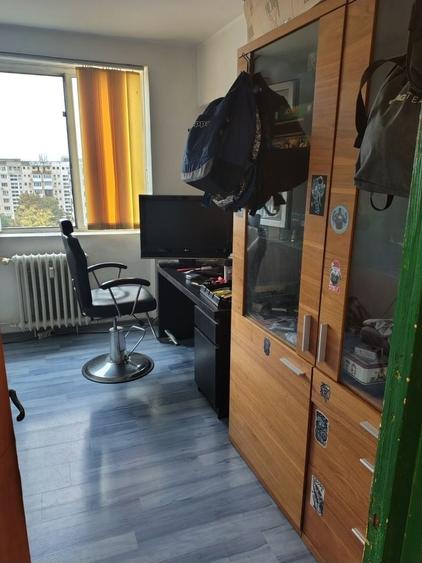 Apartament cu 3 camere decomandat în Tineretului