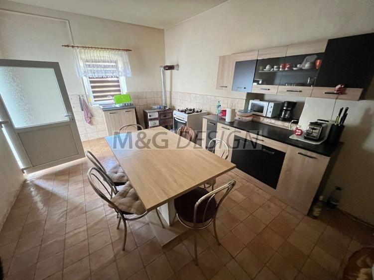 Casă individuală cu 4 camere cu Teren 2807 Mp în Dudeștii Noi