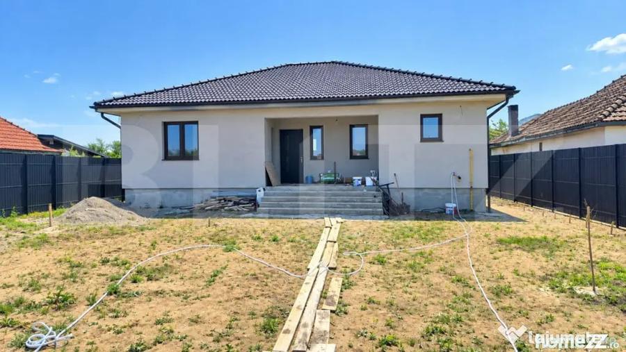 Casă cu 3 camere cu Teren 950 Mp în Central