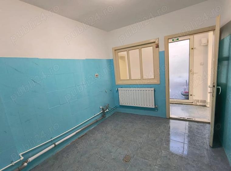Spațiu comercial, de 70 mp, în Central