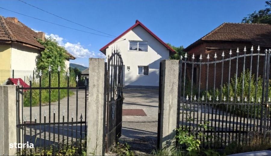 Casă cu 3 camere în Corbi