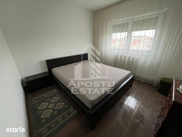 Apartament cu 3 camere decomandat în Dumbrăvița