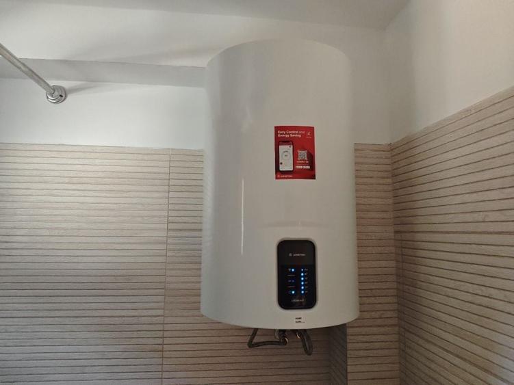 Casă cu 4 camere în Prunaru