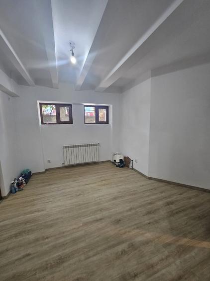 Apartament cu 3 camere în Aviatorilor