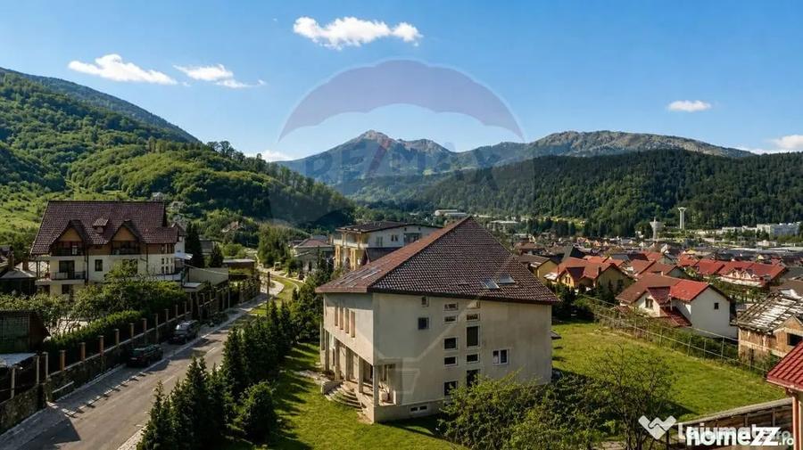 Casă cu 7 camere cu Teren 1322 Mp în Bunloc
