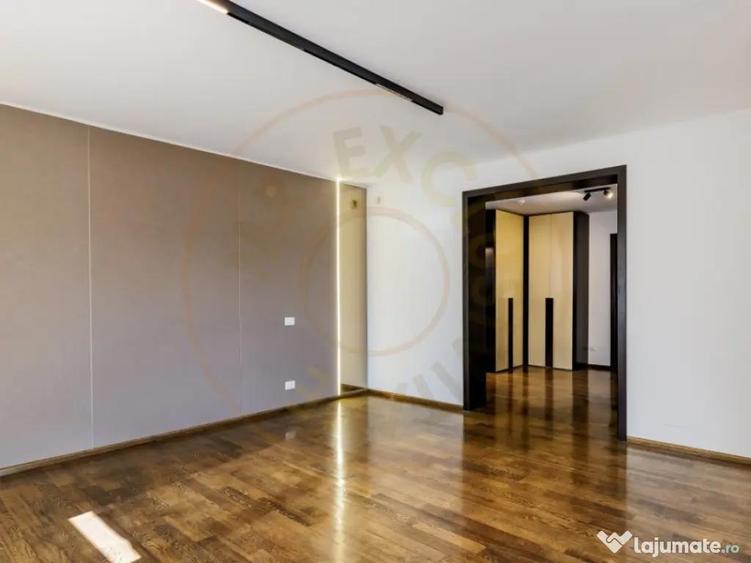Casă cu 5 camere cu Piscina în Ștefănești