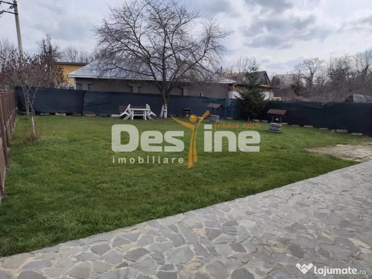 Casă cu 3 camere cu Teren 1364 Mp în Central