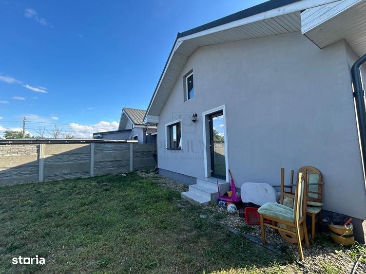 Casă cu 3 camere în Sânmihaiu Român