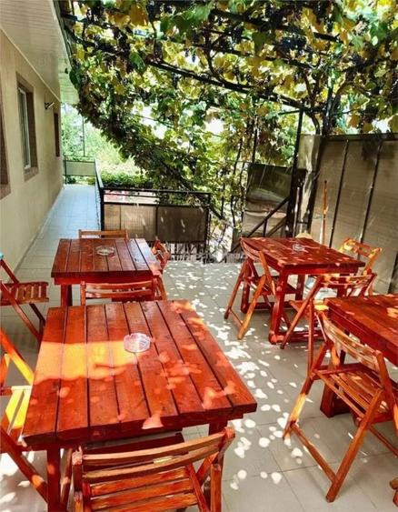 Casă cu 10 camere cu Teren 50 Mp în Nord