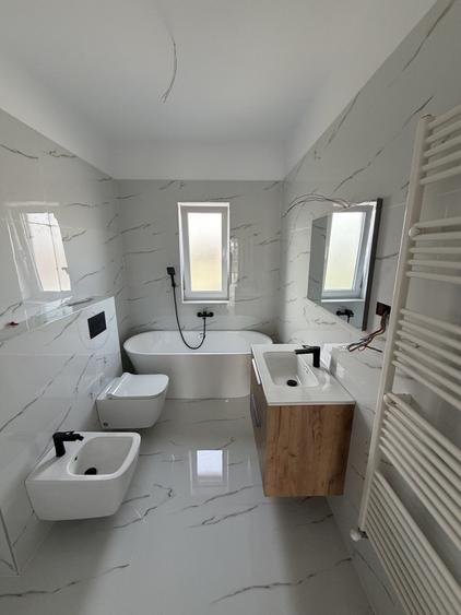 Duplex cu 5 camere cu Canalizare în Moșnița Nouă