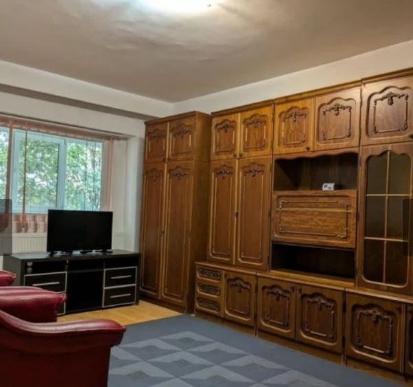 Apartament cu 2 camere decomandat în Gara