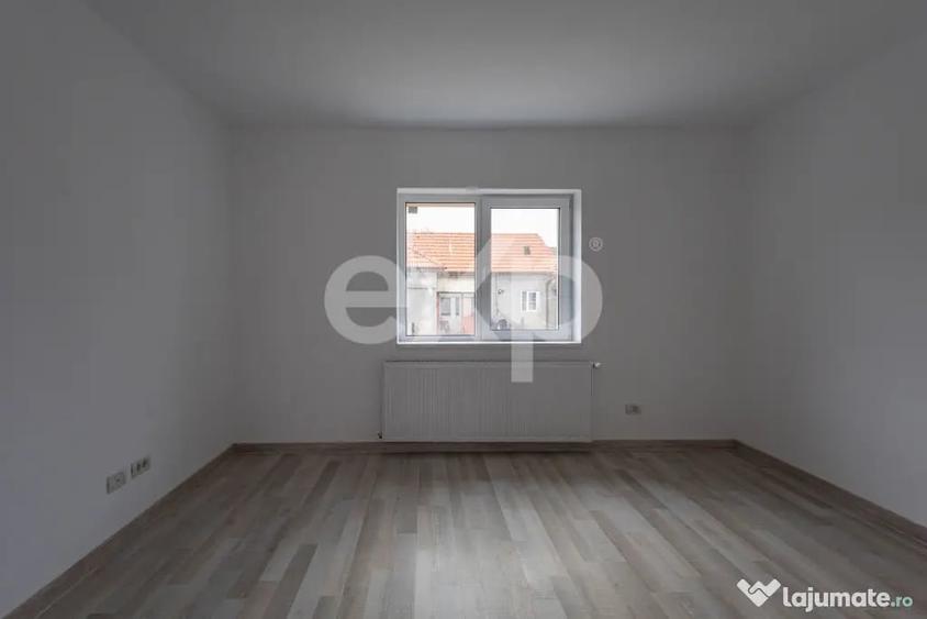 Casă cu 3 camere cu Teren 480 Mp în Utvin