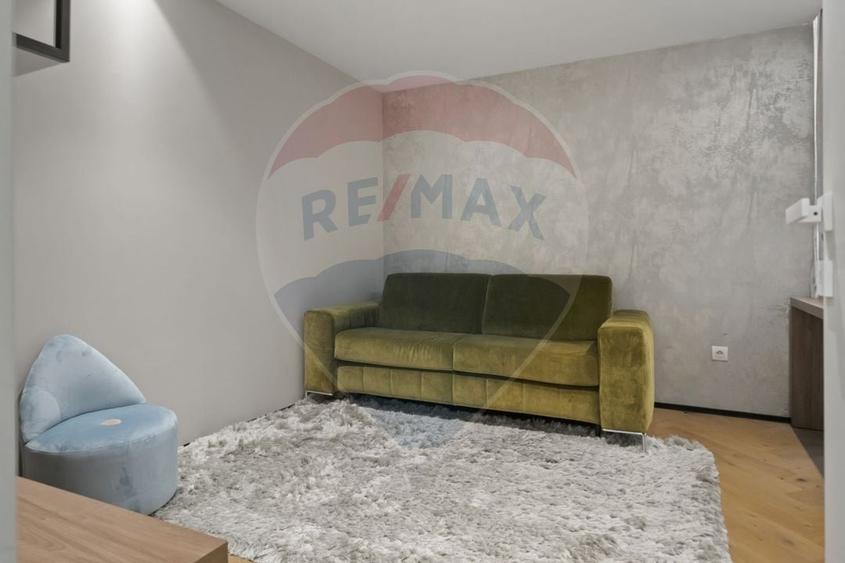Casă individuală cu 6 camere cu Teren 571 Mp în Tunari
