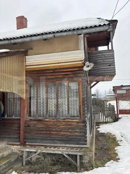 Casă cu 4 camere cu Teren 1170 Mp în Central