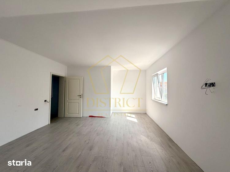 Casă cu 4 camere cu Teren 250 Mp în Moșnița Veche