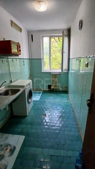 Apartament cu 3 camere decomandat în Alexandru Obregia