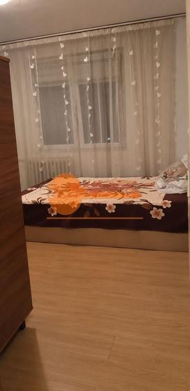 Apartament cu 3 camere decomandat în Rahova