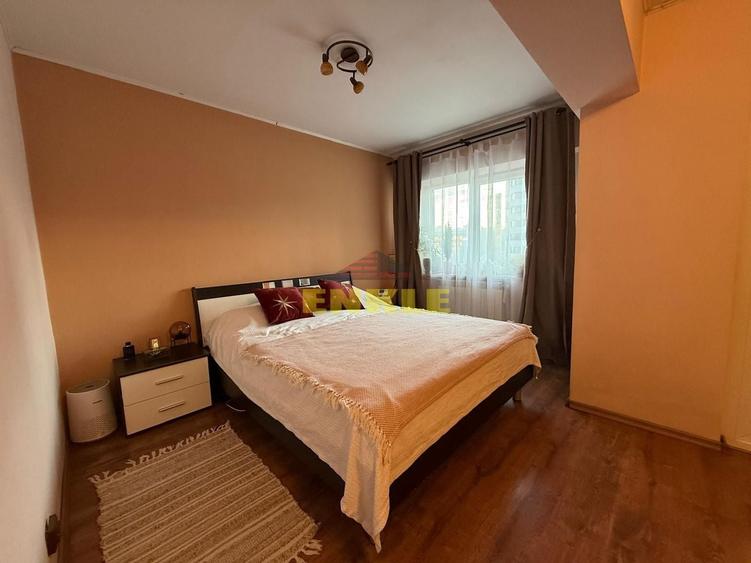 Apartament cu 3 camere decomandat, mobilat în Central