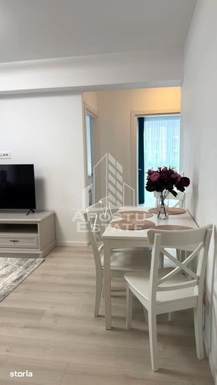 Apartament cu 3 camere semidecomandat, mobilat în Lipovei